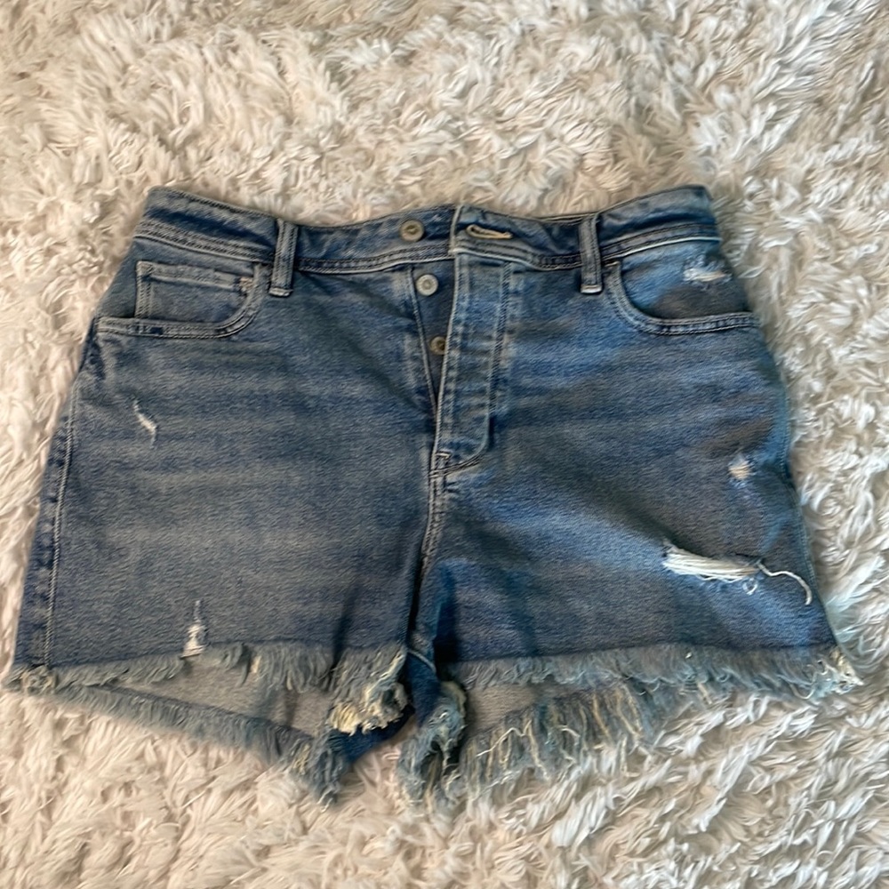 NWT Hollister‎ Ultra High-Rise Mom Shorts - Size 11